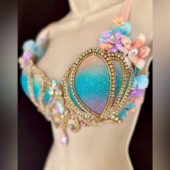 36B/34C ready to ship. Lavender, sky blue, blush mermaid top. - Picture 4 of 7